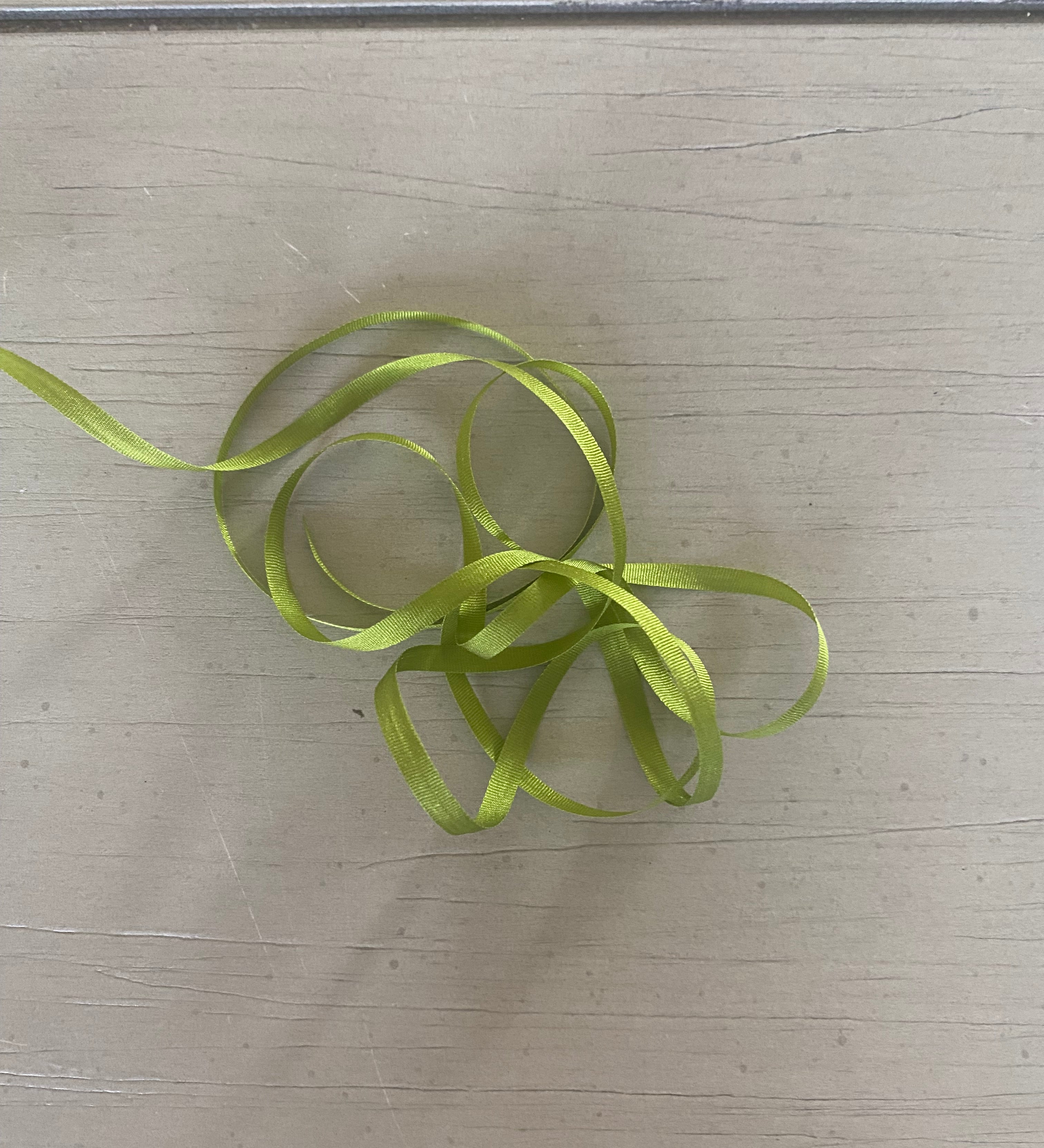 Avocado green ribbon